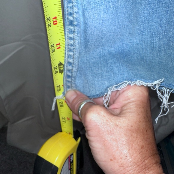 Citizens of Humanity Isola Crop women’s size 28 with raw hem - Picture 9 of 9